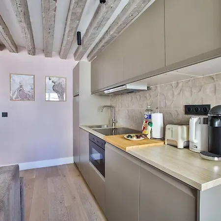 41.typical Parisian Flat#4pers#le Marais#beaubourg * Paris